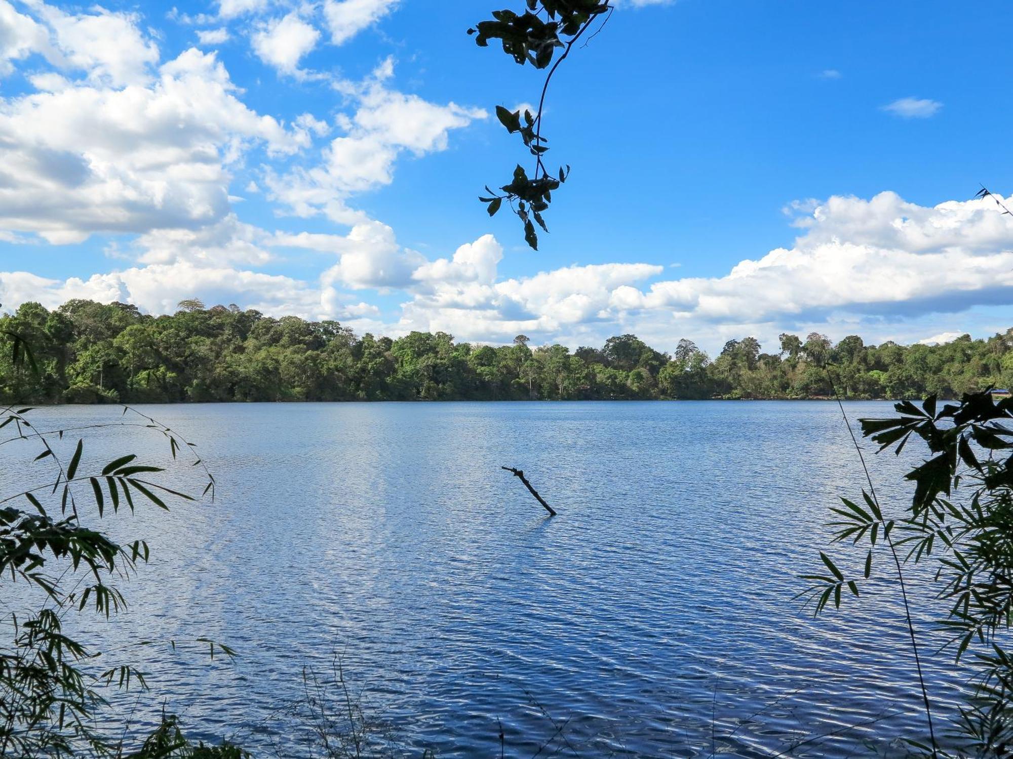Ratanakiri Homestay & Jungle Trek 반룽 외부 사진