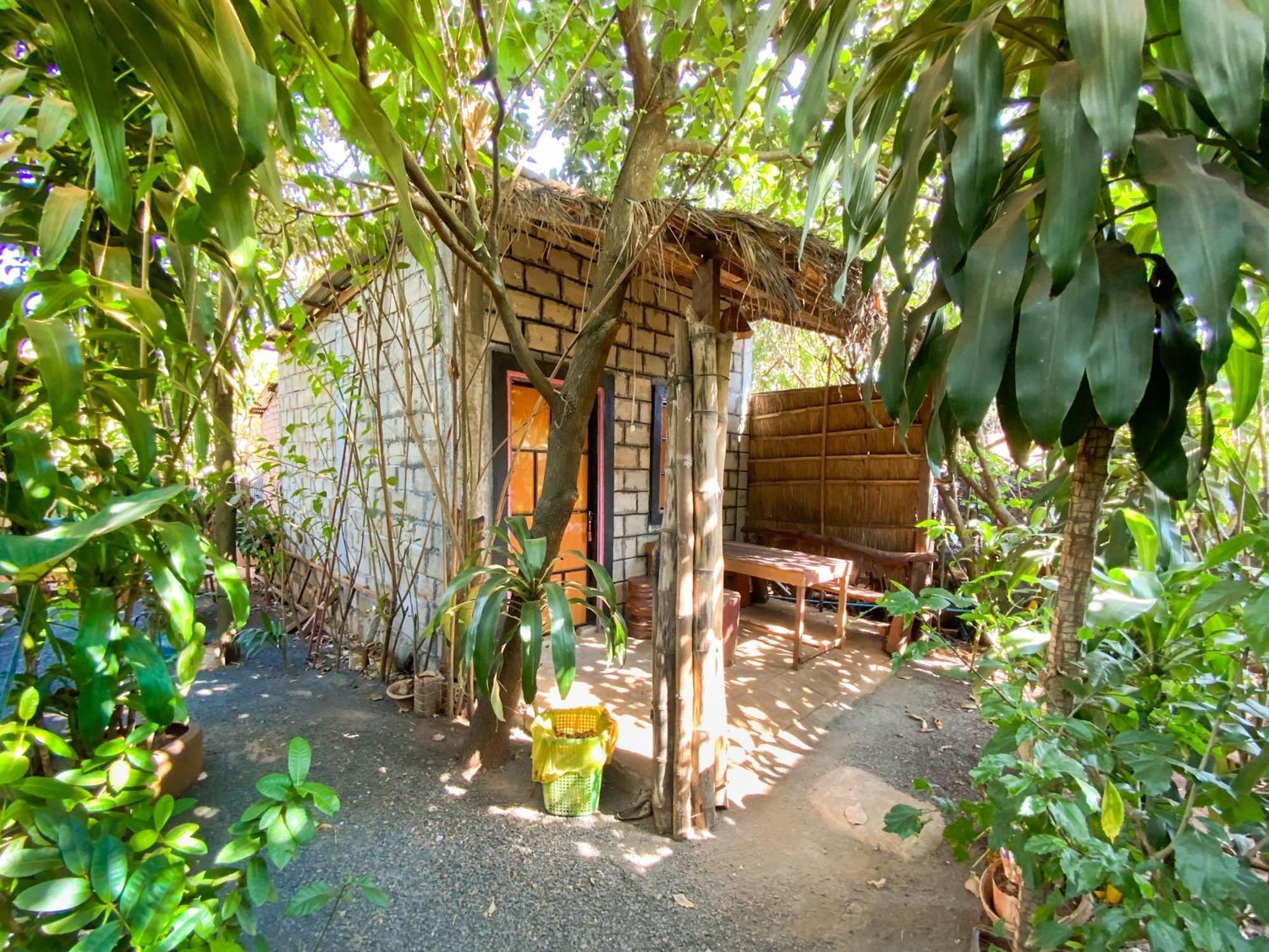 Ratanakiri Homestay & Jungle Trek 반룽 외부 사진