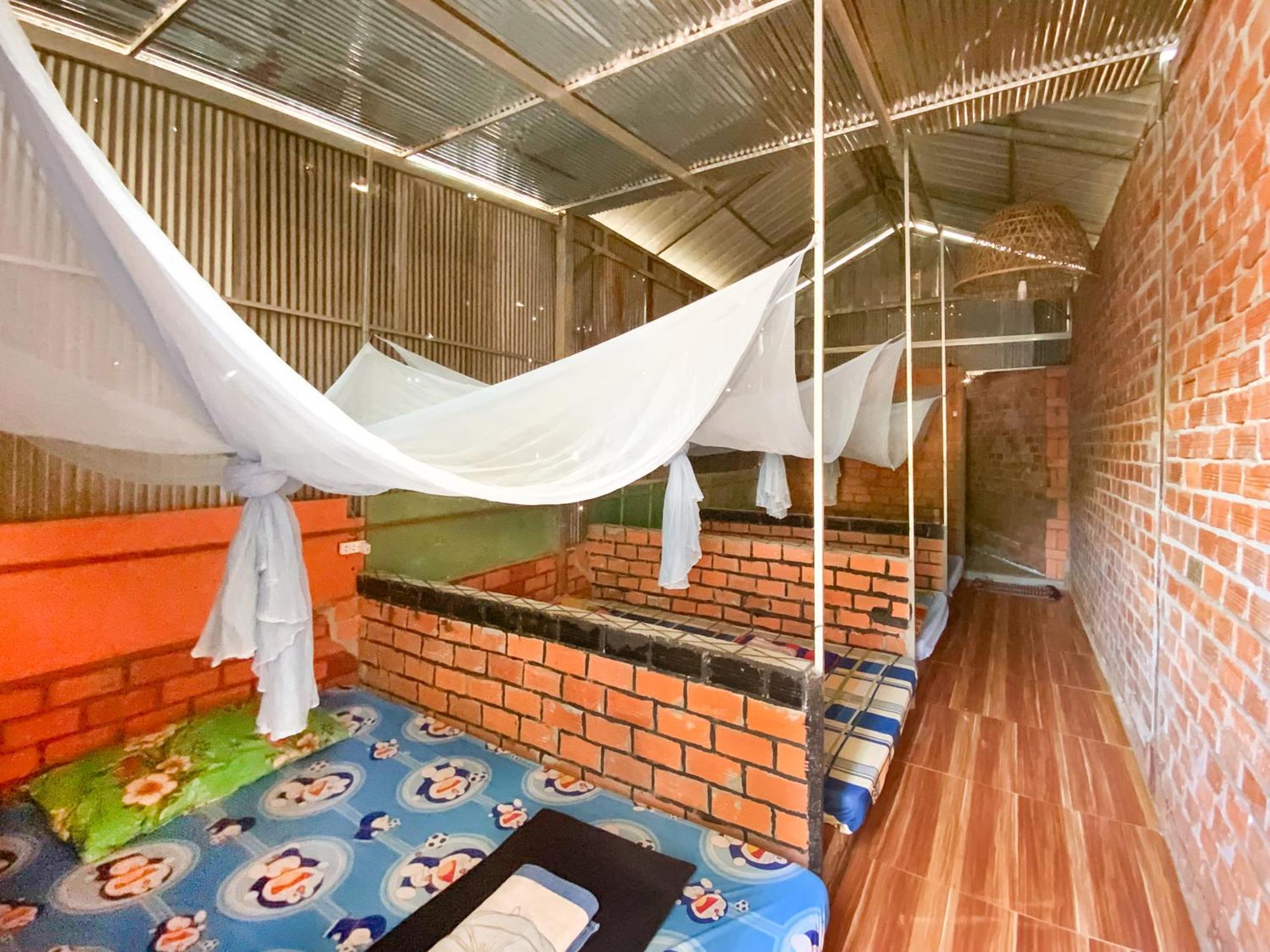 Ratanakiri Homestay & Jungle Trek 반룽 외부 사진