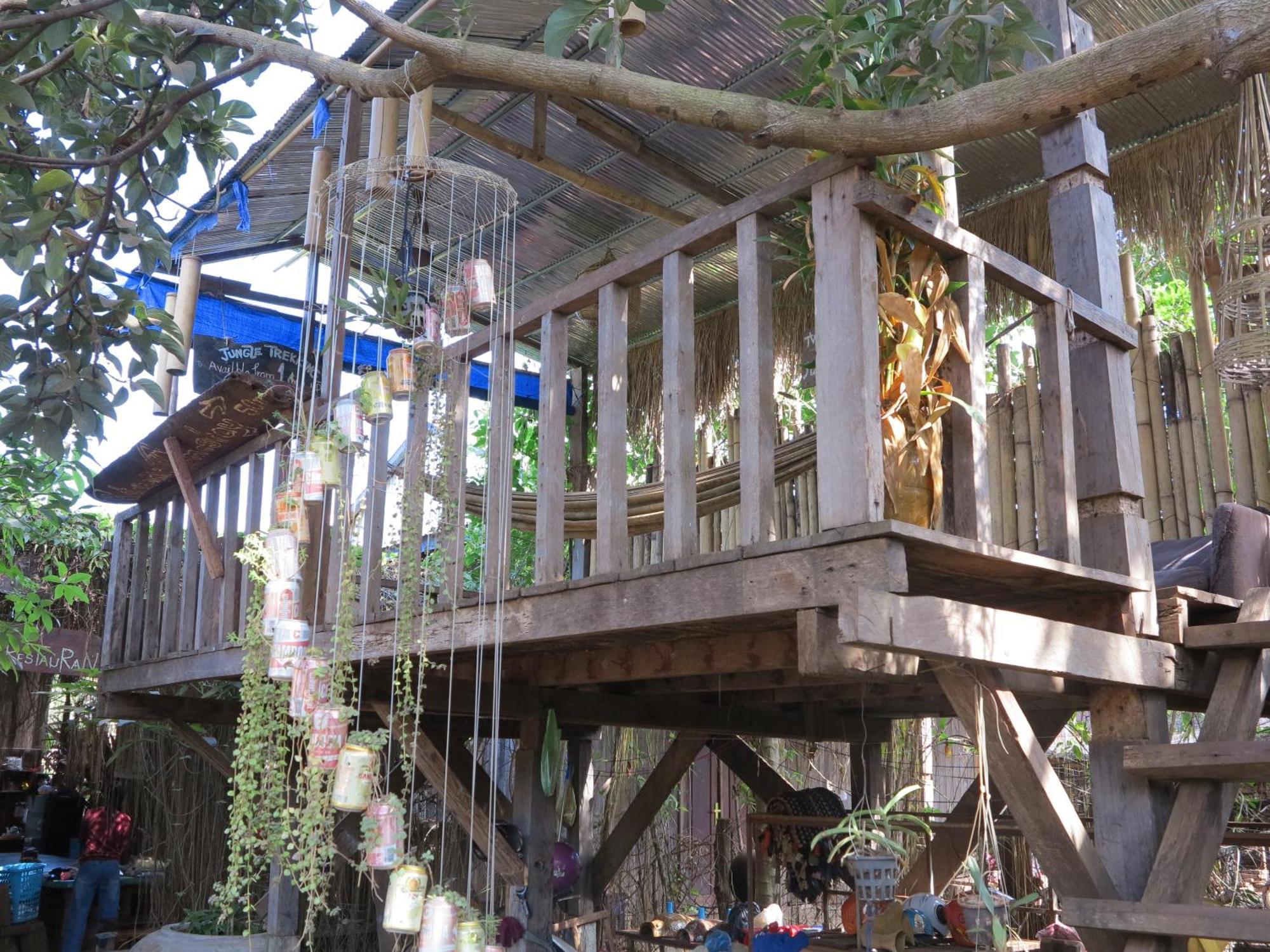 Ratanakiri Homestay & Jungle Trek 반룽 외부 사진