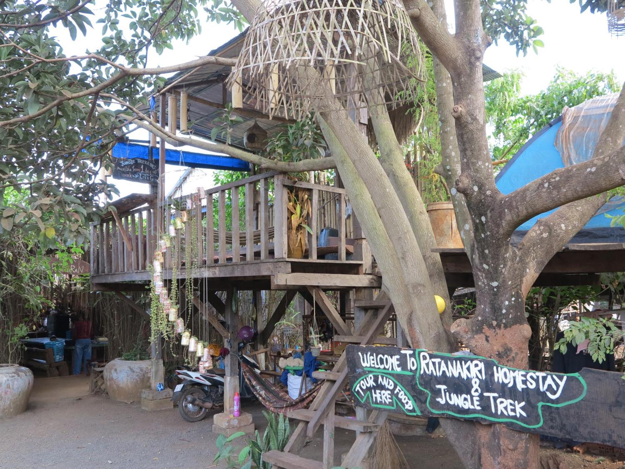 Ratanakiri Homestay & Jungle Trek 반룽 외부 사진