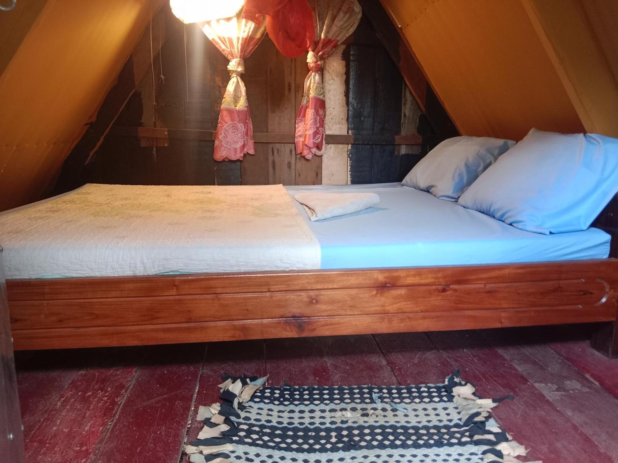 Ratanakiri Homestay & Jungle Trek 반룽 외부 사진