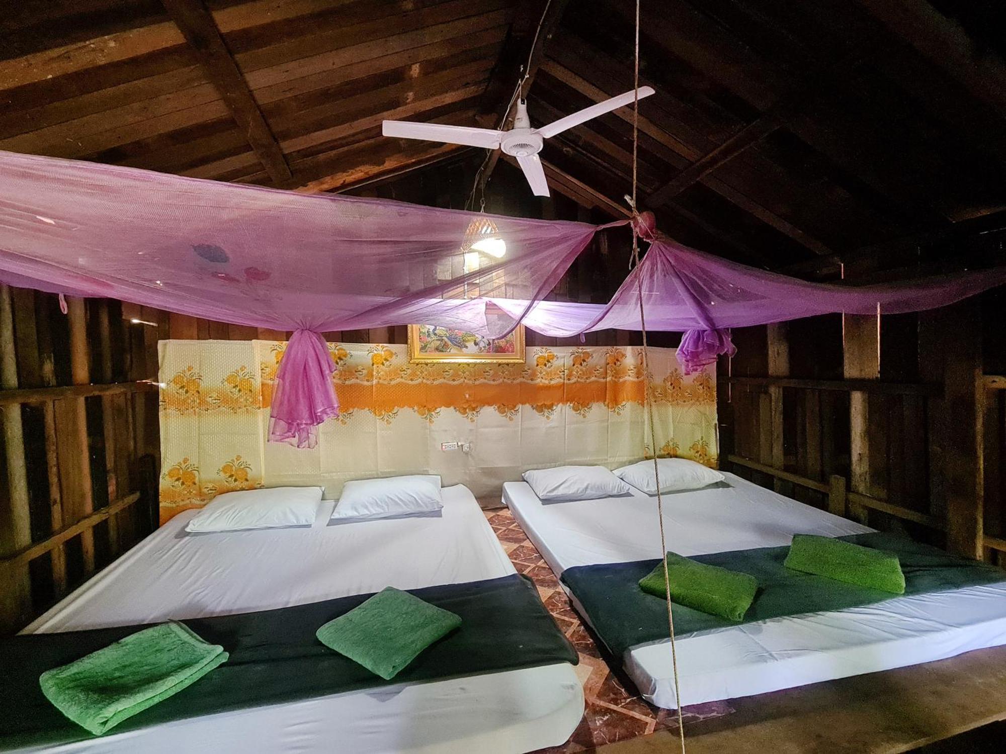Ratanakiri Homestay & Jungle Trek 반룽 외부 사진