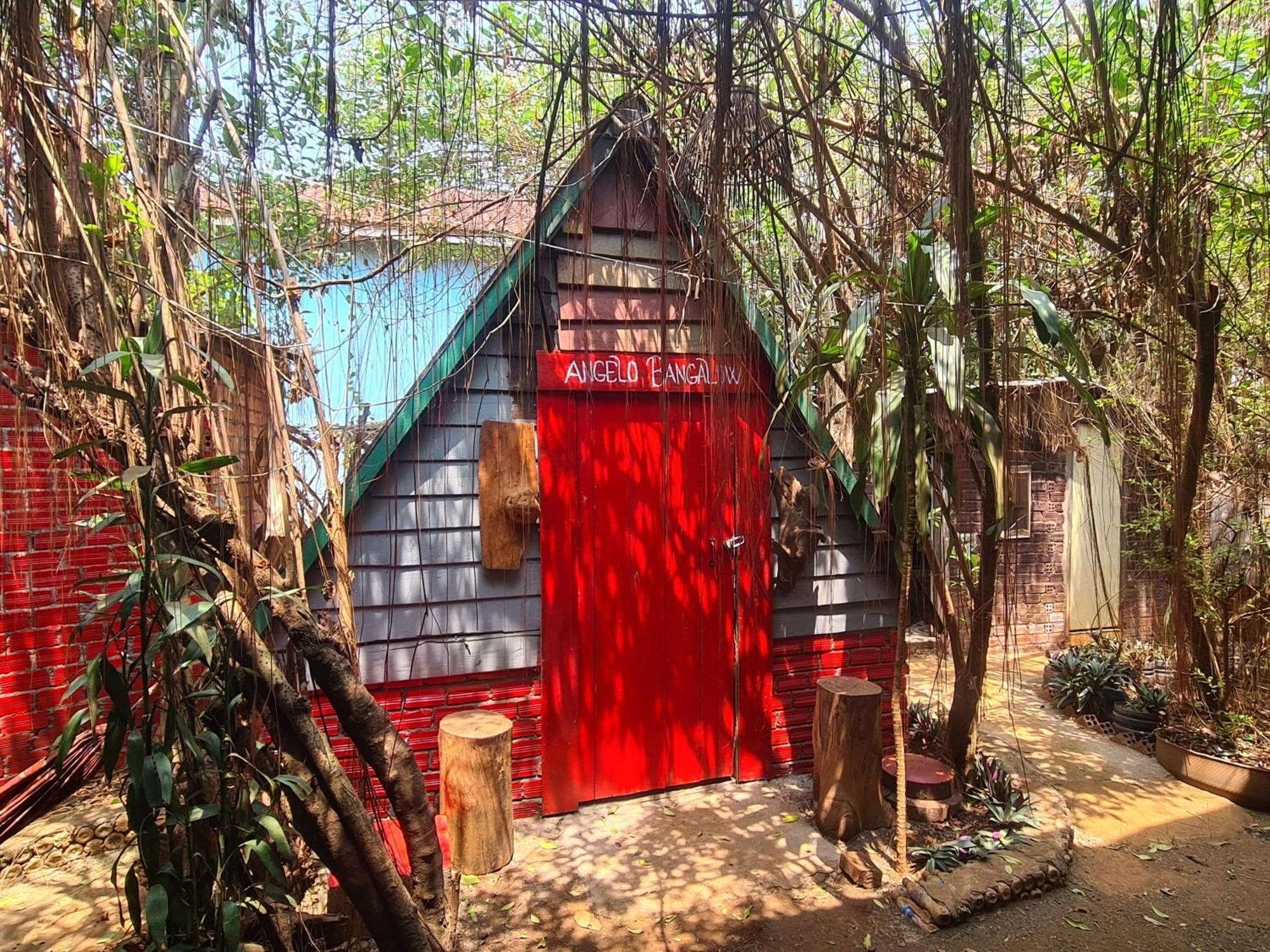 Ratanakiri Homestay & Jungle Trek 반룽 외부 사진