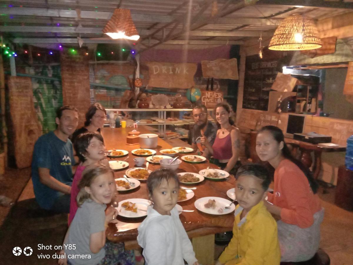 Ratanakiri Homestay & Jungle Trek 반룽 외부 사진